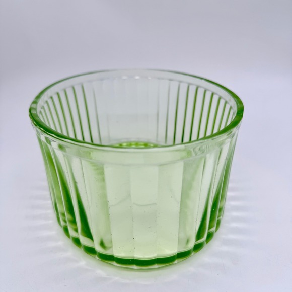 Vintage Green Glass Ramekin Dish with Lid Uranium Glass Vaseline Glass Glow - Picture 5 of 12